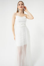 Female Chest Drapeli Volan With Silvery Evening Dress