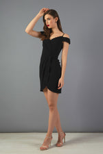 Angelino Black Crepe Hanger Cruve Short Evening Dress