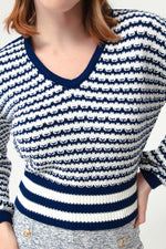 Woman V -Neck Executive Pattern Knitwear Sweater