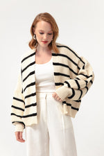 Woman Oversize Striped Knitwear Cardigan