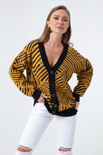 Woman Oversize Buttoned Knitwear Cardigan