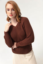 Woman V -Neck Knitwear Cossack