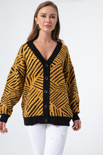 Woman Oversize Buttoned Knitwear Cardigan