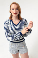 Woman V -Neck Executive Pattern Knitwear Sweater