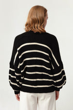 Woman Oversize Striped Knitwear Cardigan