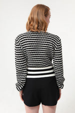 Woman V -Neck Executive Pattern Knitwear Sweater