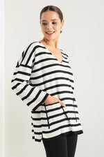 Woman V -Neckline Knitwear Sweater