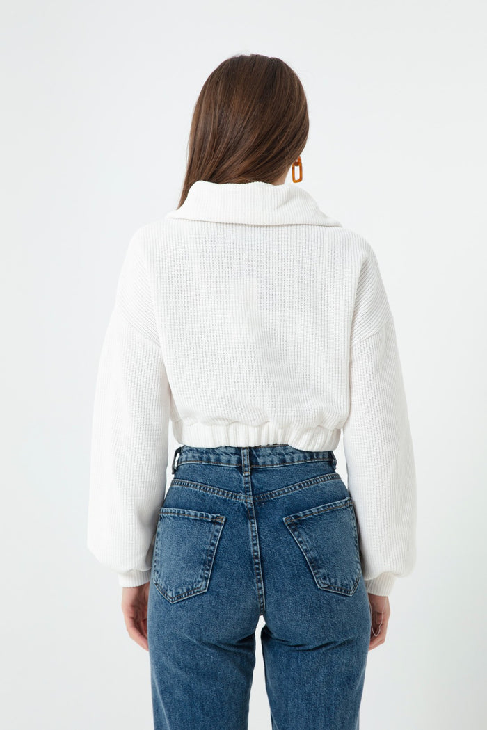Female Zipper Crop Sweater