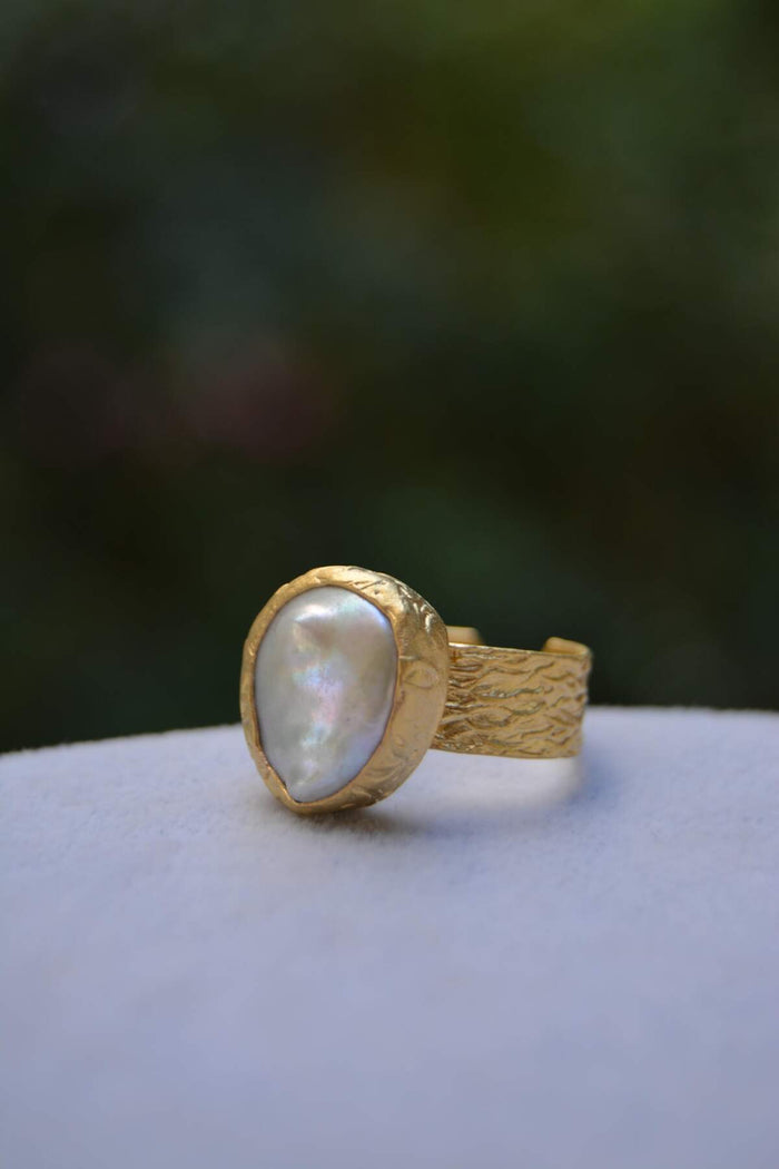 Gold Plated Gum Pearl Adjustable Women's Ring