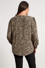 Angelino Leaf Print Laced Detailed Blouse